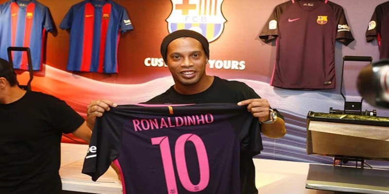 Ronaldinho là biểu tượng bóng đá được biết đến toàn cầu