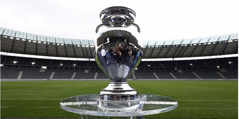Chiếc cúp giải vô địch bóng đá châu Âu năm nay